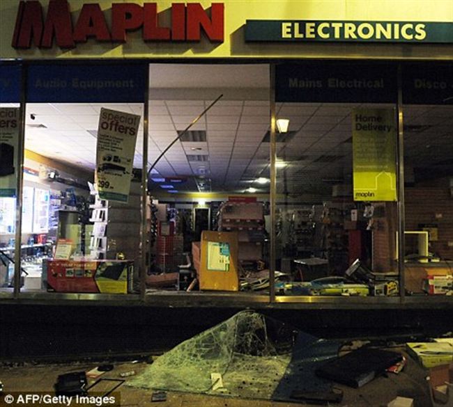 Smashed This Maplin store Birmingham was targeted the unrest